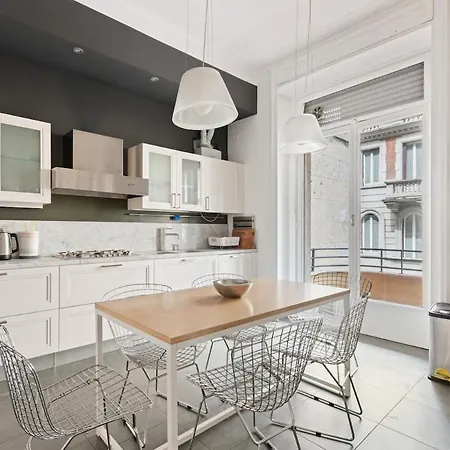 Modern 4bd Apt In * Milan